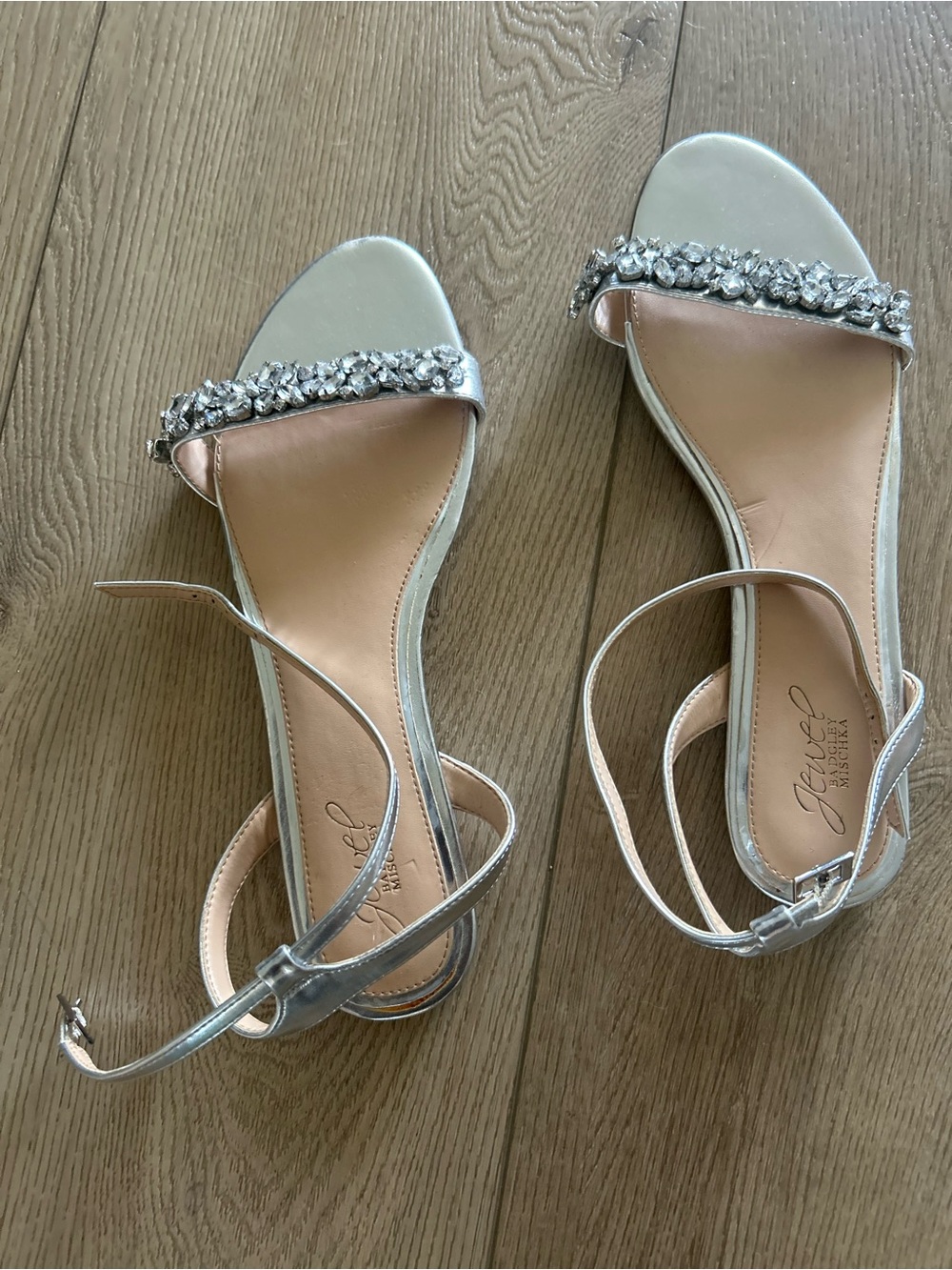 Jewel Badgley Mischka Silver Leather Embellished Ankle-Strap Flat Sandals Sz 11